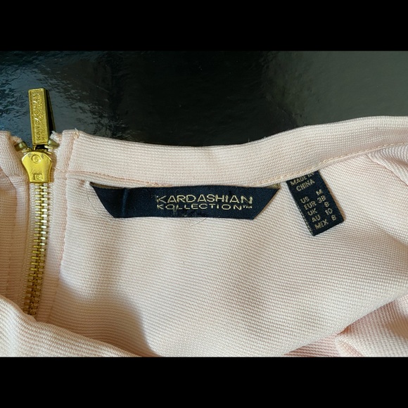 Cut Out Neck Dress Light Pink - Picture 4 of 4